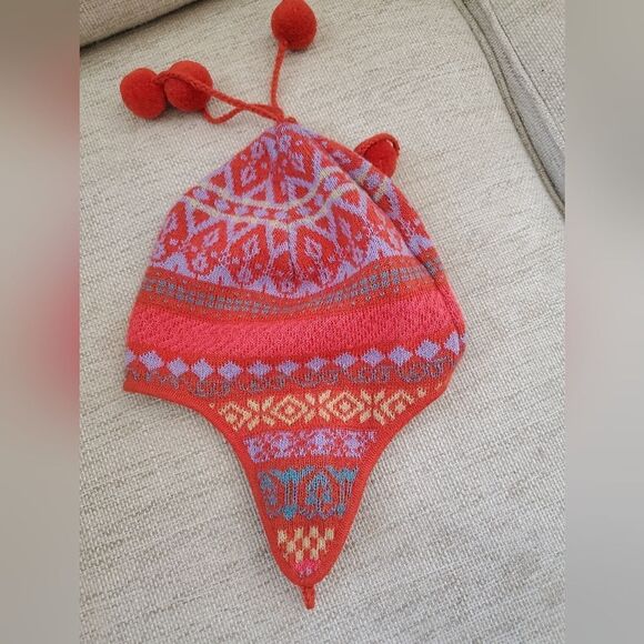 Roanes Lizotte 100% Alpaca Beanie With Earflaps and Round Tassels - Picture 6 of 10